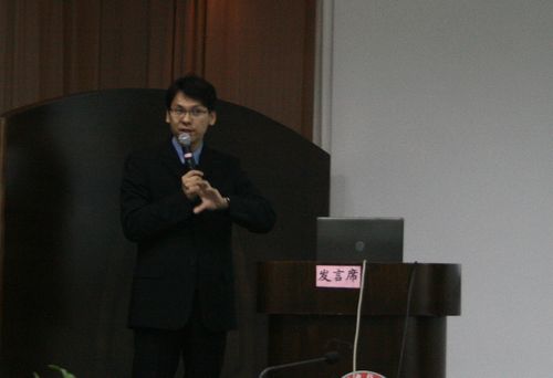 2013年电动汽车及智能电网国际学术研讨会在深圳召开 台湾大学阮教授