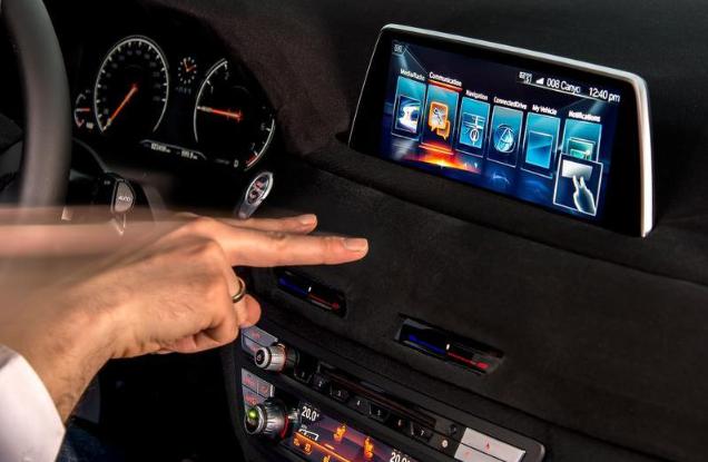 黑科技，前瞻技术，车载显示屏发展简史,大屏幕显示屏,触摸屏发展